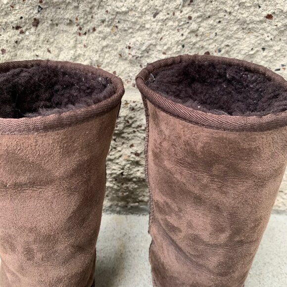 UGG AUSTRALIA Classic Tall Shearling Boots Kids 3 Euro 33 11" Chocolate Brown - Picture 8 of 11